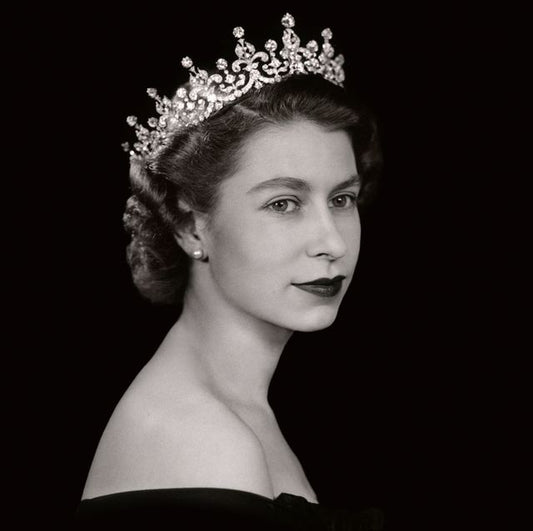 Death of Elizabeth II: the Queen begins her last journey, her coffin leaves Balmoral for Edinburgh